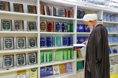 تصاویر / بازدید نماینده ولی فقیه در استان قزوین از سی و چهارمین نمایشگاه بینالمللی کتاب تهران