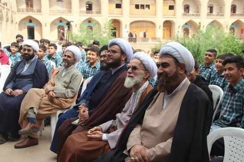 تصاویر / مراسم جشن عبادت دانش آموزان مدارس ناحیه دو آموزش وپرورش