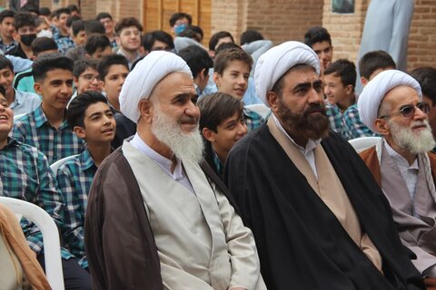 تصاویر / مراسم جشن عبادت دانش آموزان مدارس ناحیه دو آموزش وپرورش