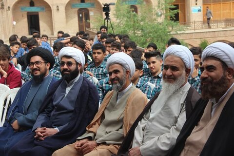 تصاویر / مراسم جشن عبادت دانش آموزان مدارس ناحیه دو آموزش وپرورش