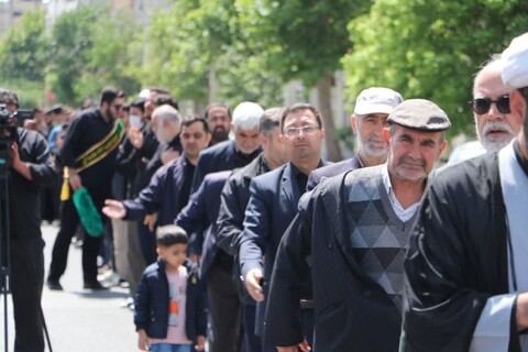 تصاویر/ عزاداری خیابانی طلاب، روحانیون و مردم ارومیه در سالروز شهادت امام صادق (ع)