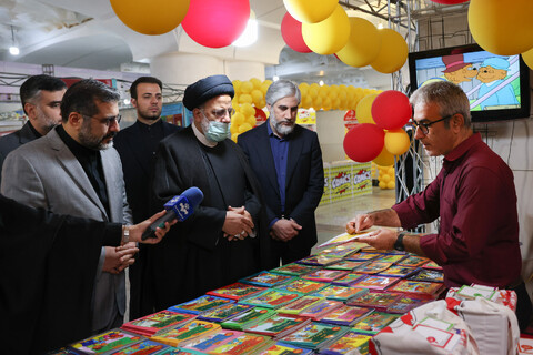 تصاویر/ بازدید رئیس جمهور از سی و چهارمین نمایشگاه بین المللی کتاب تهران