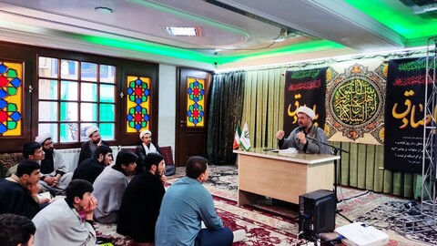 تصاویر/ نشست بصیرتی طلاب مدرسه علمیه سالار شهیدان(ع) تبریز