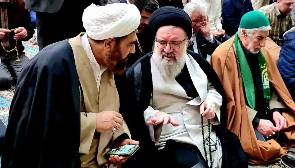 پای عَلَم انقلاب و نظام تا آخرین نفس و قطره خونمان ایستاده ایم