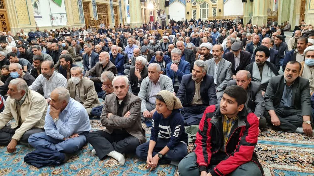 پای عَلَم انقلاب و نظام تا آخرین نفس و قطره خونمان ایستاده ایم