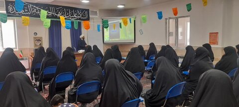 تصاویر کارگاه ارائه شیوه های دعوت به نماز ویژه خواهران طلبه نورآبادی