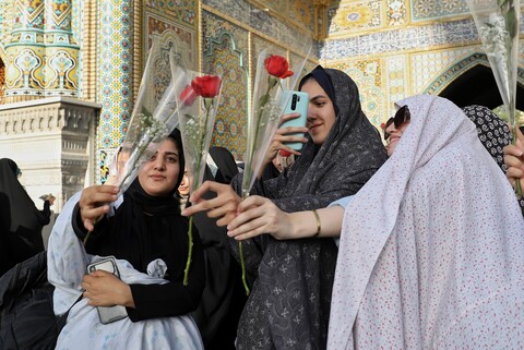 تصاویر/ گردهمایی دختران دانشجو در حرم حضرت معصومه (س)