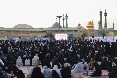 تصاویر/ گردهمایی دختران دانشجو در حرم حضرت معصومه (س)