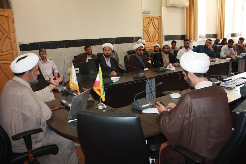 برگزاری یک نشست علمی در حوزه علمیه کرمانشاه + عکس