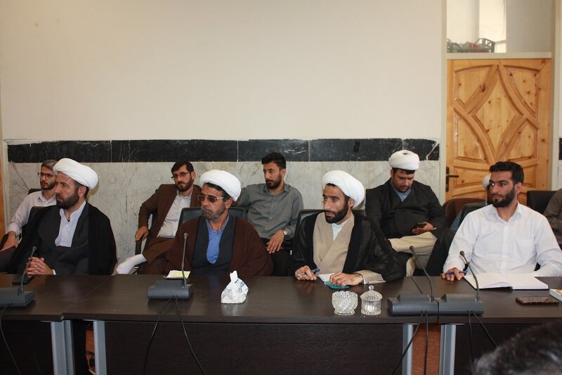 برگزاری یک نشست علمی در حوزه علمیه کرمانشاه + عکس