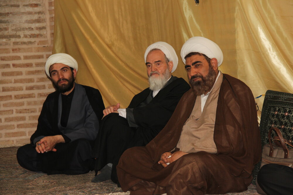 اساتید نیازهای طلاب را درک کنند