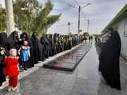تصاویر / حضور طلاب و روحانیون شهرستان ساوه در مراسم استقبال از پرچم رضوی و سفیران امام رئوف