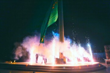 تصاویر/ آیین اهتزاز پرچم سبز رضوی در بوشهر