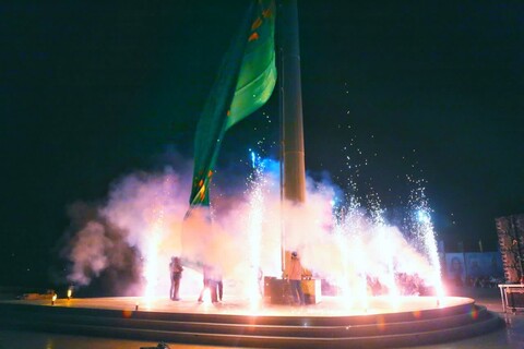 آیین اهتزاز پرچم سبز رضوی در بوشهر