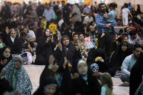 اجتماع هیئات مذهبی و خادمیاران رضوی با مدح‌خوانی احمد واعظی