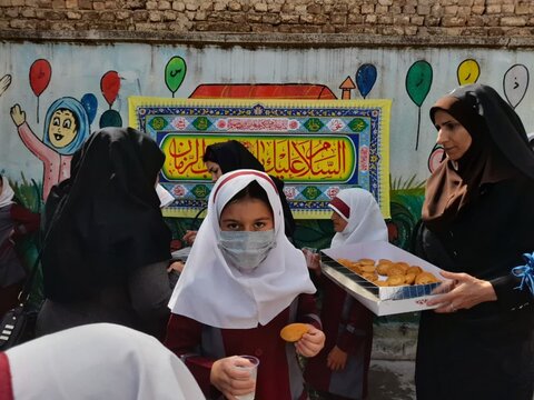 تصاویر جشن روز دختر در یکی از مدارس خرم آباد