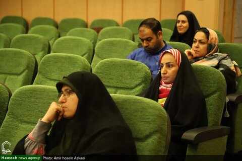 بالصور/ إقامة جلسة درس الأخلاق في الإعلام من قبل إمام جمعة همدان
