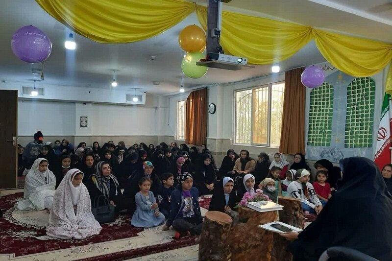 مراسم جشن میلاد حضرت معصومه (س) در دالاهو برگزار شد