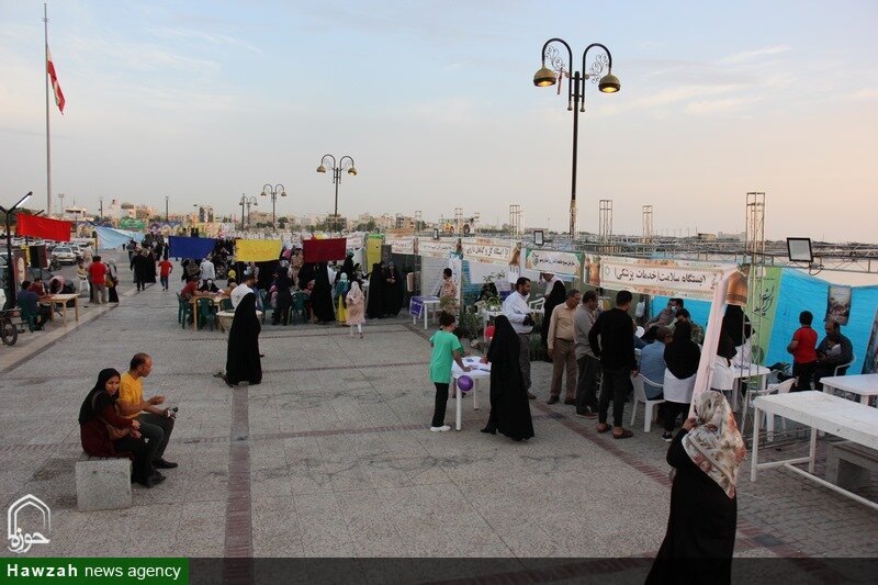 غرفه فرهنگی «یار مهربان» در ساحل بوشهر برپا شد + عکس
