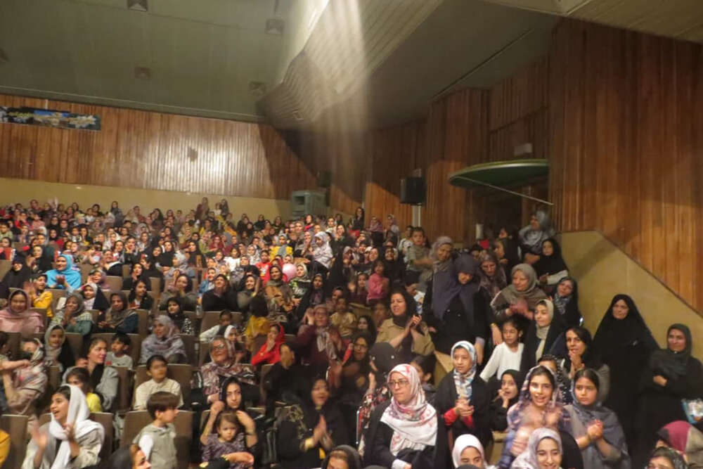 برگزاری جشن روز دختر به همت بانوان طلبه اردکانی+عکس