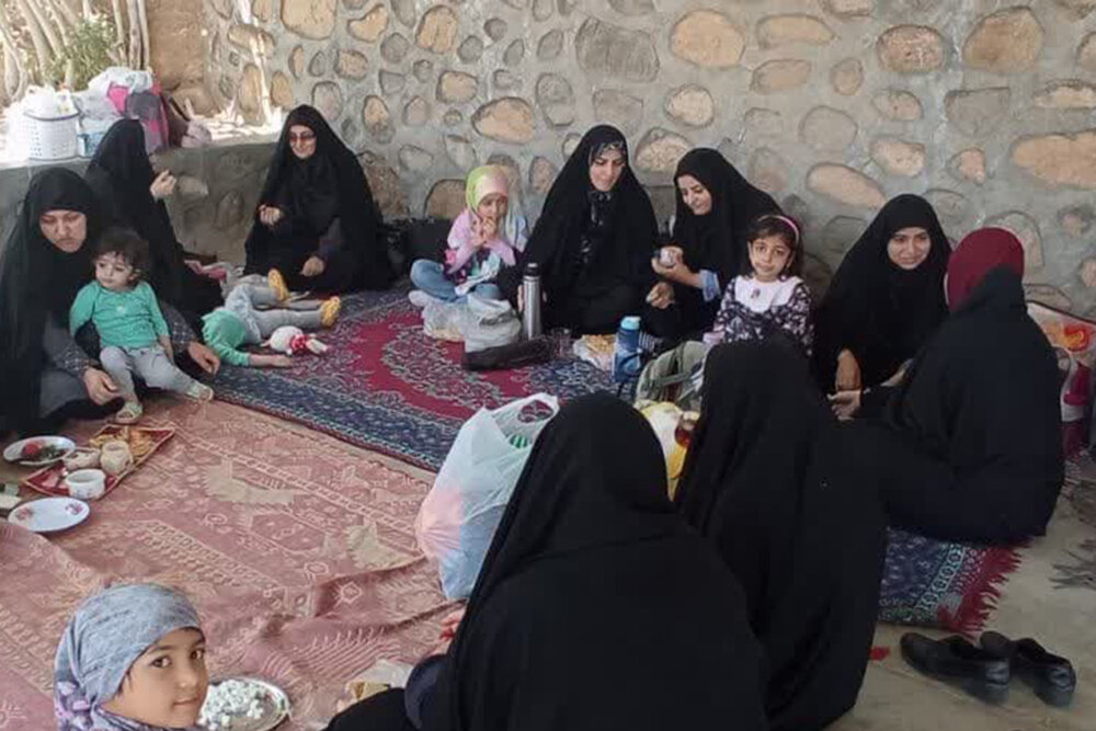 برگزاری اردوی مادران و دختران طلبه اردکانی +عکس