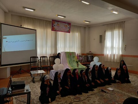 تصاویر/ مراسم فرهنگی دهه کرامت در مدرسه علمیه الزهرا(س) تبریز
