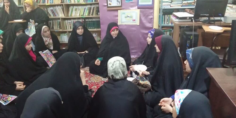 برگزاری اردوی نیم روزه دختران اهوازی در مدرسه علمیه فاطمه معصومه(س) اهواز