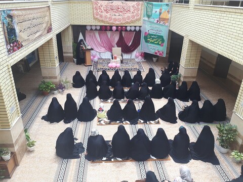 تصاویر/ مراسم بزرگداشت دهه کرامت در مدرسه علمیه زینب کبری (س)