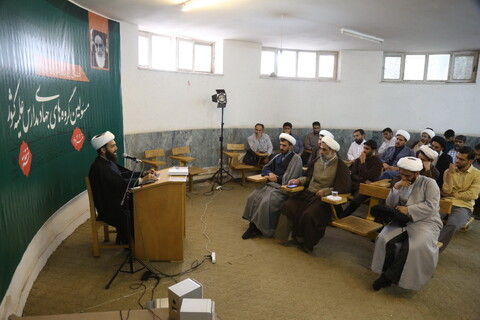تصاویر/ دوره های آموزشی توجیهی مسئولین گروهای جهادی مدارس علمیه استانها