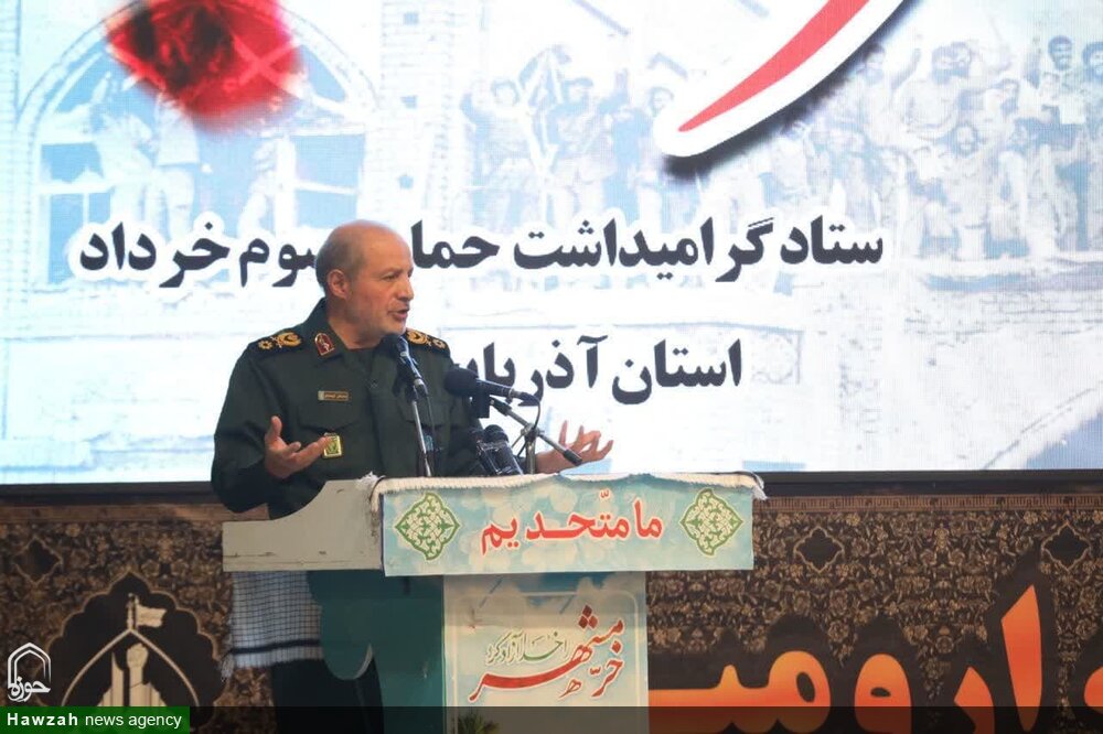 خودمان را برای مقابله با نفوذ دشمن مجهز کنیم