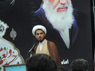 حسینیون ارومیه قرآن به دست در تجمع یوم العباس حاضر می شوند