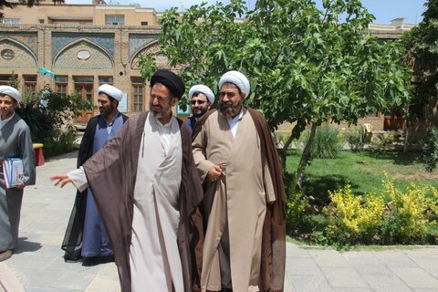 تصاویر / بازدید مدیر ارزشابی ومعاونت آموزش حوزه های علمیه کشور از مدرسه علمیه شیخ الاسلام قزوین