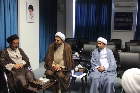 تصاویر / دیدار مدیر ارزیابی ونظارت آموزش معاونت آموزش حوزه های علمیه کشور با نماینده ولی فقیه در استان قزوین