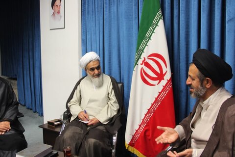 تصاویر / دیدار مدیر ارزیابی ونظارت آموزش معاونت آموزش حوزه های علمیه کشور با نماینده ولی فقیه در استان قزوین