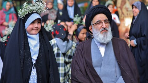 اجتماع بزرگ دختران کرج برگزار شد