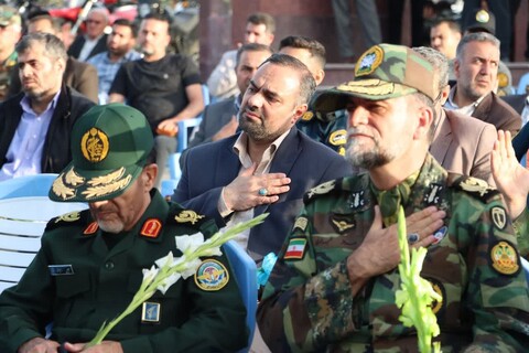 تصاویر/ عطرافشانی و غبارروبی گلزار شهدای ارومیه به مناسبت سوم خرداد