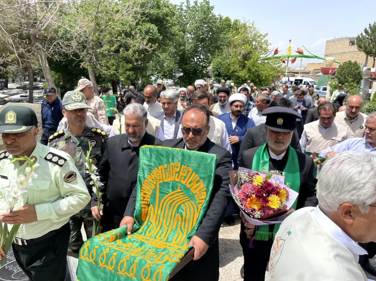 تصاویر/ حضور خادمان حرم رضوی در شهرستان سلماس