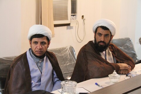 جلسه مدیران مدارس علمیه بوشهر با مسؤول دبیرخانه هماهنگی گروه‌های جهادی حوزه‌های علمیه