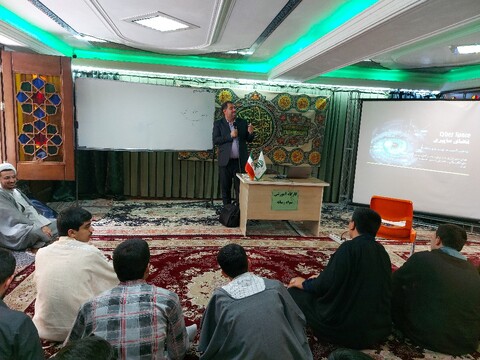 برگزاری دوره سواد رسانه و فضای مجازی در نهادهای حوزوی تبریز