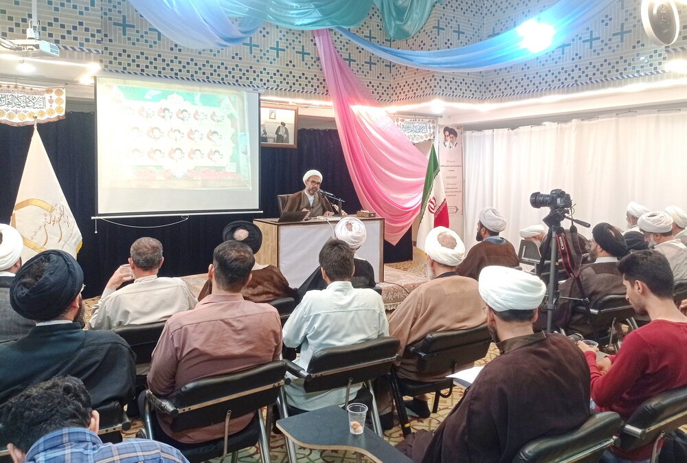 ظرفیت تحصیل ۲۰۰ طلبه در مدرسه علمیه مهریز وجود دارد