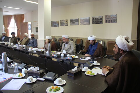 تصاویر / نشست مدیر حوزه علمیه استان قزوین با مدیران مدارس علمیه استان قزوین