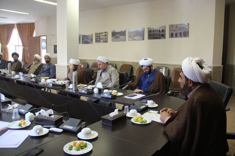 تصاویر / نشست مدیر حوزه علمیه استان قزوین با مدیران مدارس علمیه استان قزوین