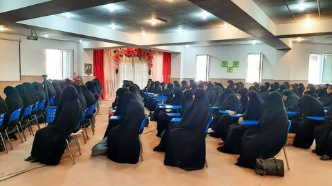 تصاویر/ جشن دهه کرامت با حضور خادمان حرم رضوی در مدرسه علمیه الزهرا (س) ارومیه