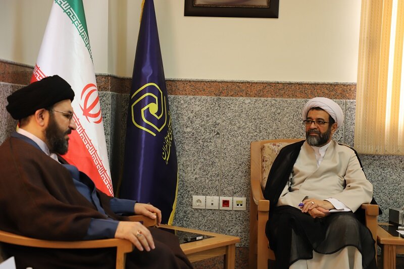 دیدار دبیر جامعه قرآنی عصر با مدیر حوزههای علمیه خواهران + تصاویر