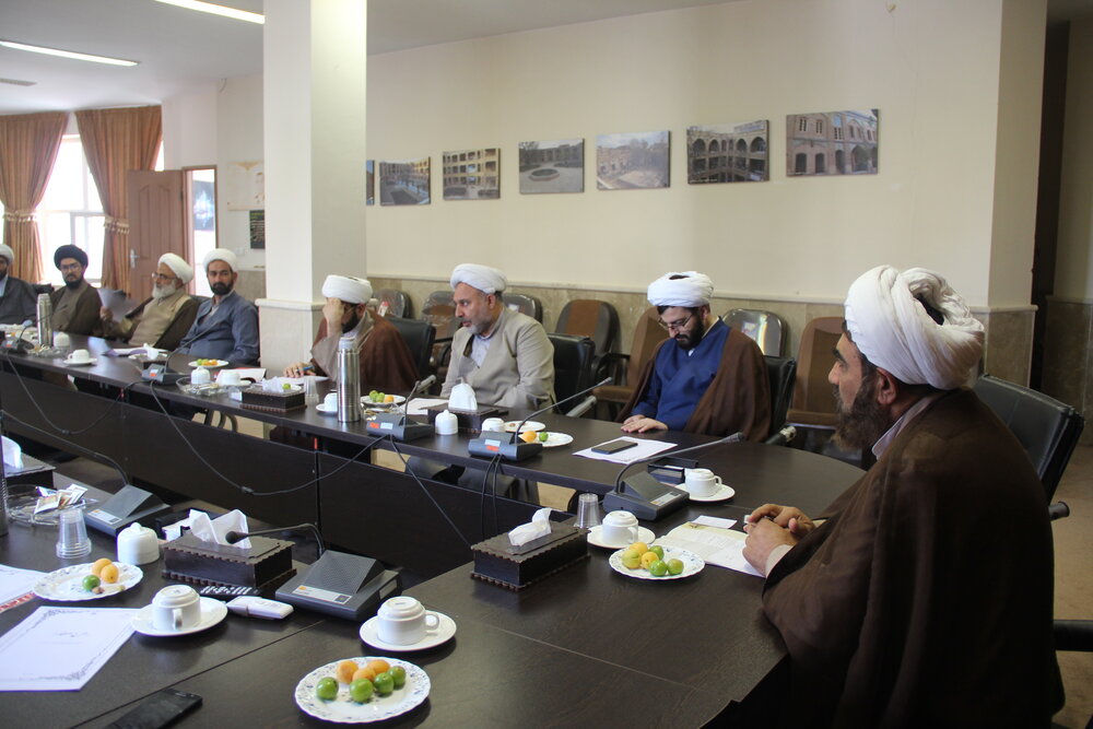 لزوم تلاش همه طلاب و روحانیون در عرصه پذیرش و جذب حوزهها