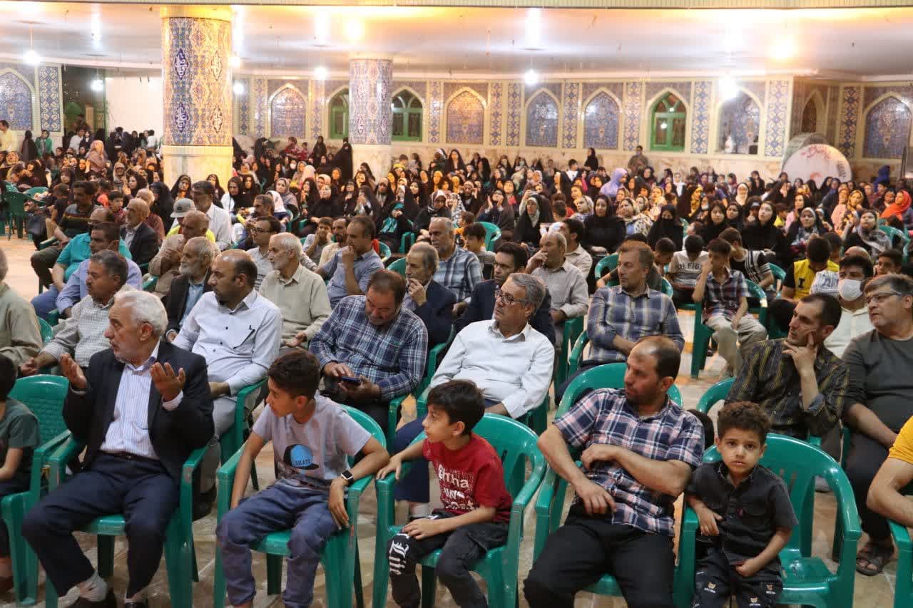 خادمان حرم رضوی در جشن مردمی نطنز شرکت کردند