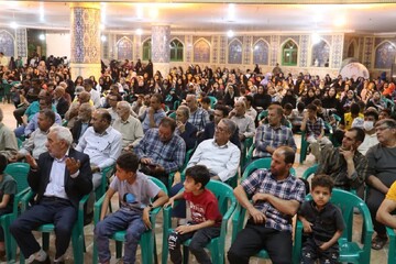 خادمان حرم رضوی در جشن مردمی نطنز شرکت کردند