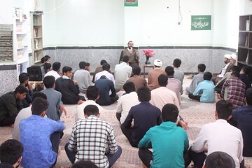 تصاویر/ نشست با موضوع مهدویت در مدرسه علمیه مولود کعبه جاسک