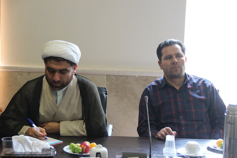 تصاویر / نشست استاد اخلاق حوزه علمیه قم با اعضای ستادی مرکز مدیریت حوزه علمیه استان قزوین