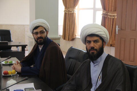 تصاویر / نشست استاد اخلاق حوزه علمیه قم با اعضای ستادی مرکز مدیریت حوزه علمیه استان قزوین